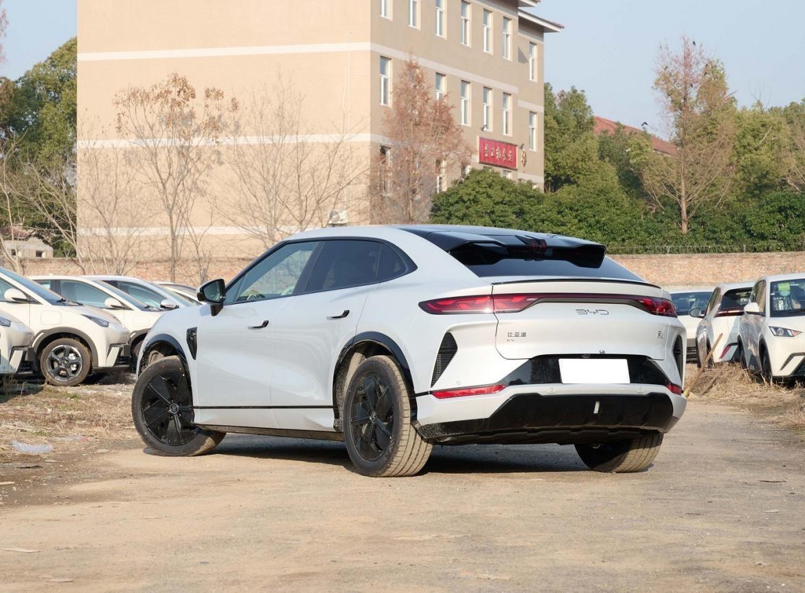 20萬內買國產新能源中型SUV,比亞迪宋L對比小鵬G6,到底選誰好?