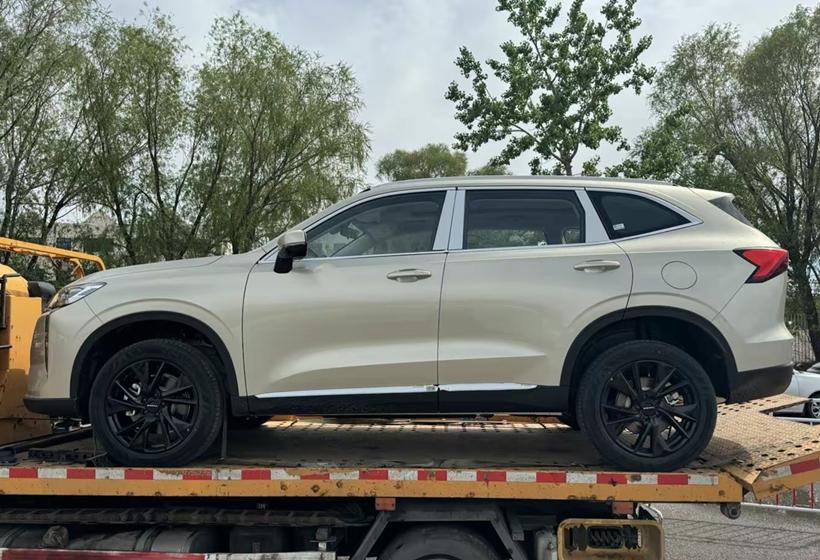 “神車”回歸!新一代哈弗H6現身,顏值更高,1.5T/2.0T動力任選
