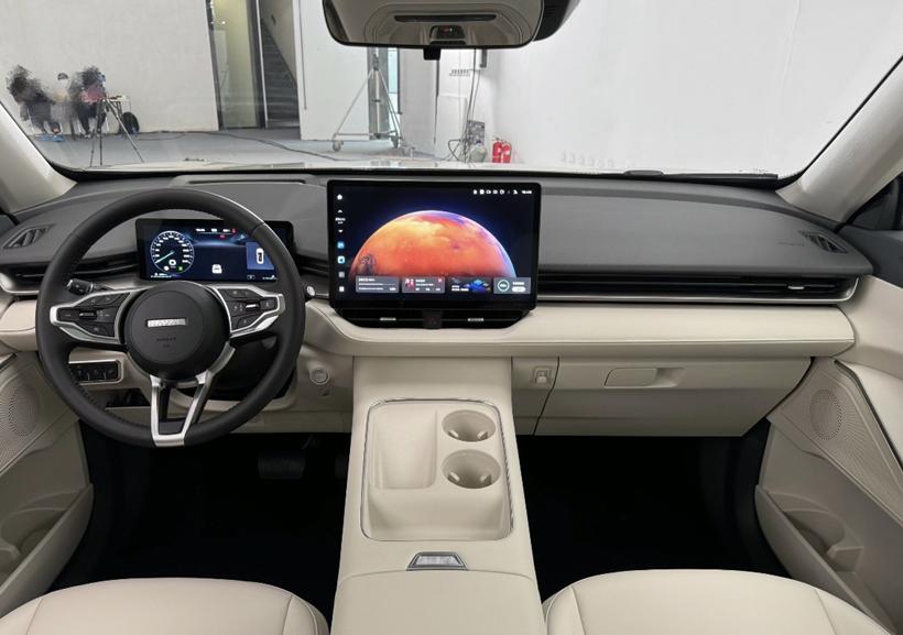 “神車”回歸!新一代哈弗H6現身,顏值更高,1.5T/2.0T動力任選