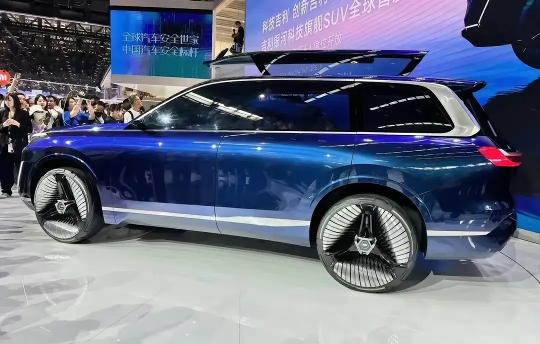 “最便宜”中大型SUV!吉利銀河星艦概念車曝光,最晚年內(nèi)上市