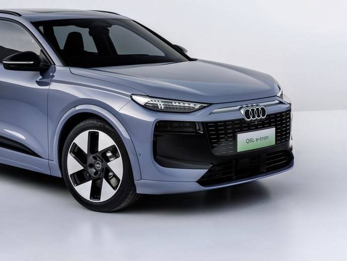 全新奧迪Q6L e-tron軸距近3米,四屏交互,百年大廠驚艷車展!