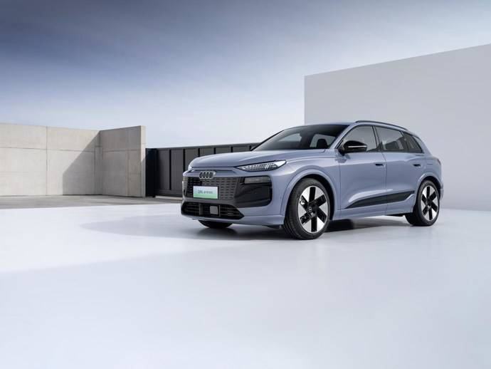 全新奧迪Q6L e-tron軸距近3米,四屏交互,百年大廠驚艷車展!