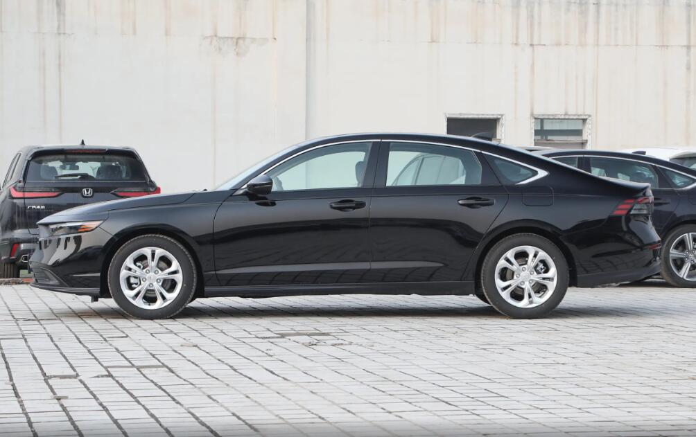 全新雅閣限時補貼2萬!1.5T爆發出192匹馬力,百公里油耗低至6.6L