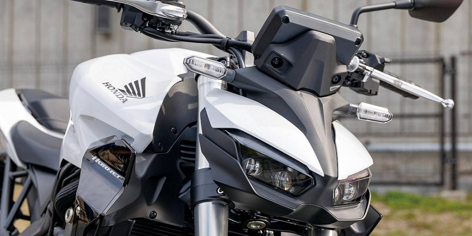 本田展示2024款CB1000R大黃蜂!與750、400車型家族化設計