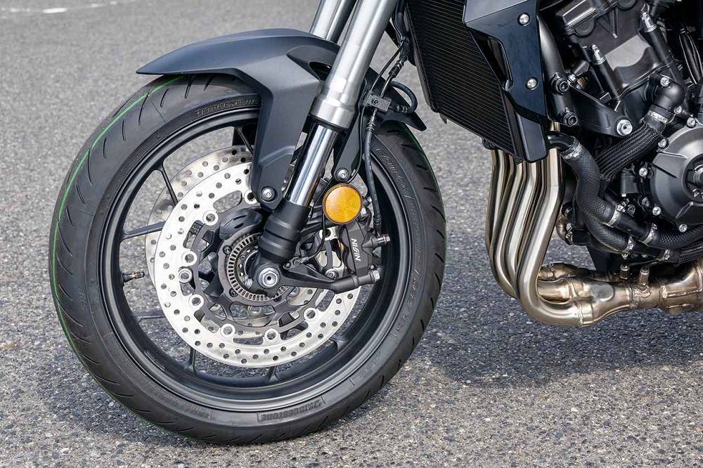 本田展示2024款CB1000R大黃蜂!與750、400車型家族化設計