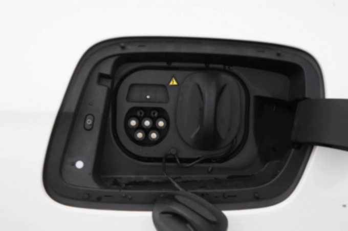 紅旗EH7:續航扎實,充電快,用車成本低,省心,值得買?