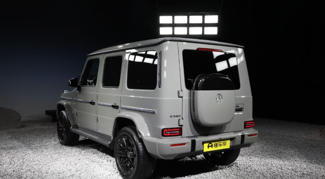 新車 | 四輪邊電機/原地掉頭/“零百”5秒內,奔馳純電G級