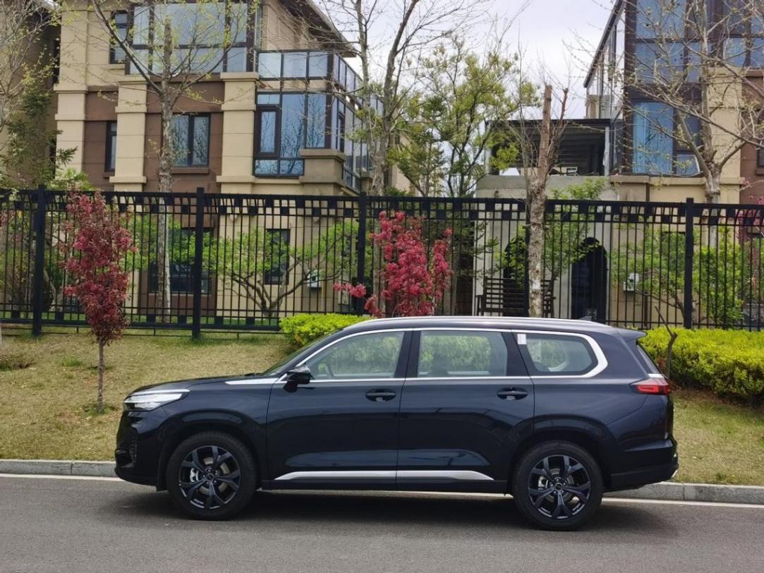 全系車型降2萬,榮威這場“榮卷風”刮進了誰的心里?