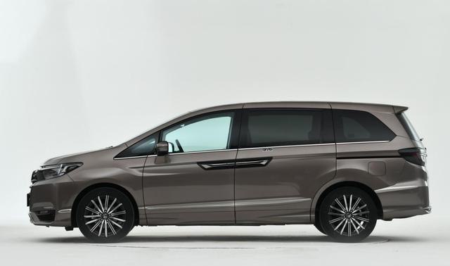 新增智能車機、感應尾門,新款艾力紳27.98萬起售