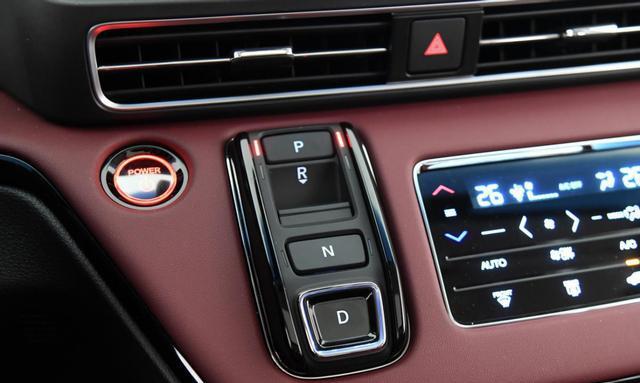 新增智能車機、感應尾門,新款艾力紳27.98萬起售