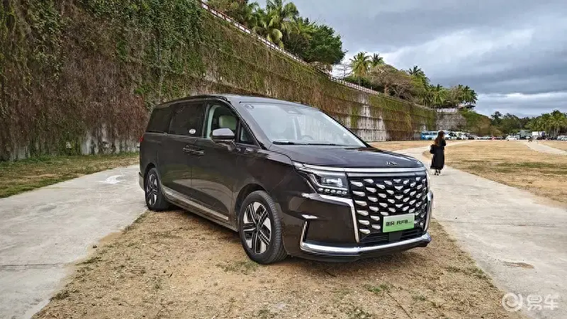 被嚴重低估的實用型MPV 試駕瑞風RF8