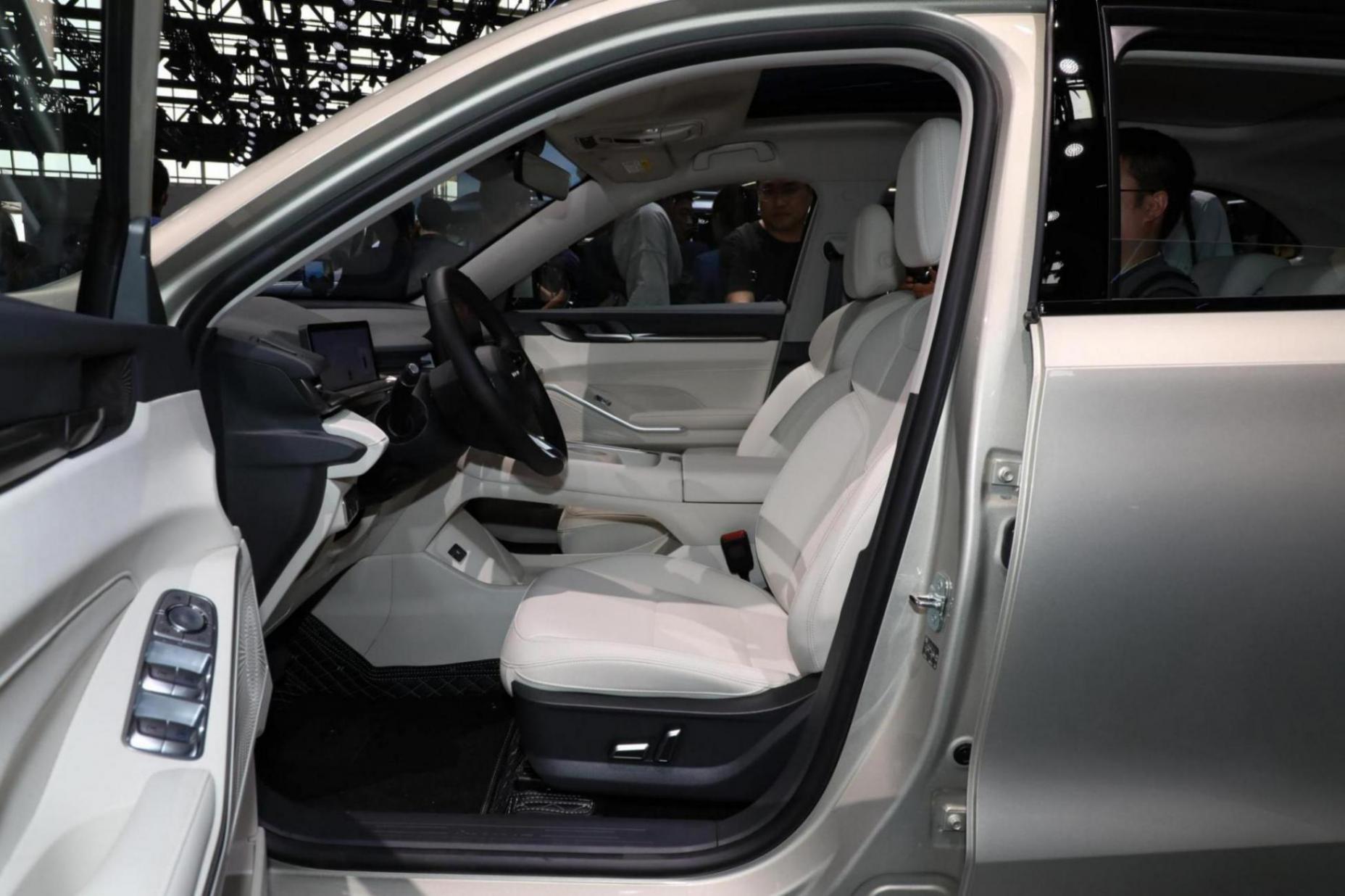 全新一代哈弗H6亮相北京車展,外觀更大氣,1.5T/2.0T動力可選