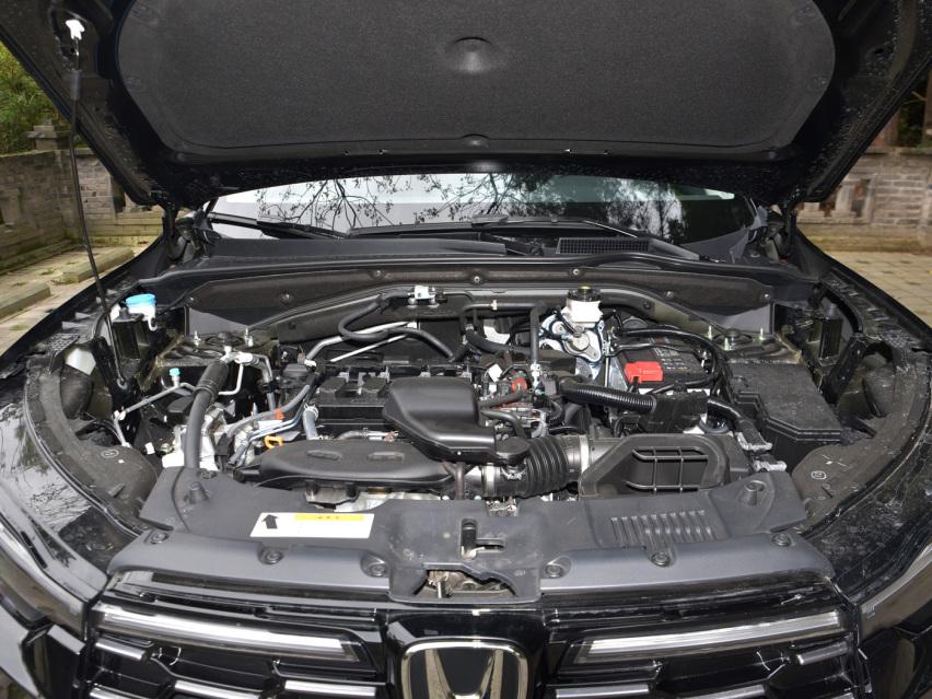 同為日系燃油緊湊型SUV,本田HR-V對比豐田鋒蘭達該怎么選?