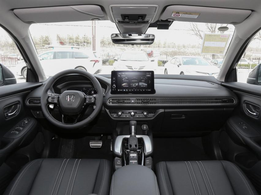 同為日系燃油緊湊型SUV,本田HR-V對比豐田鋒蘭達該怎么選?