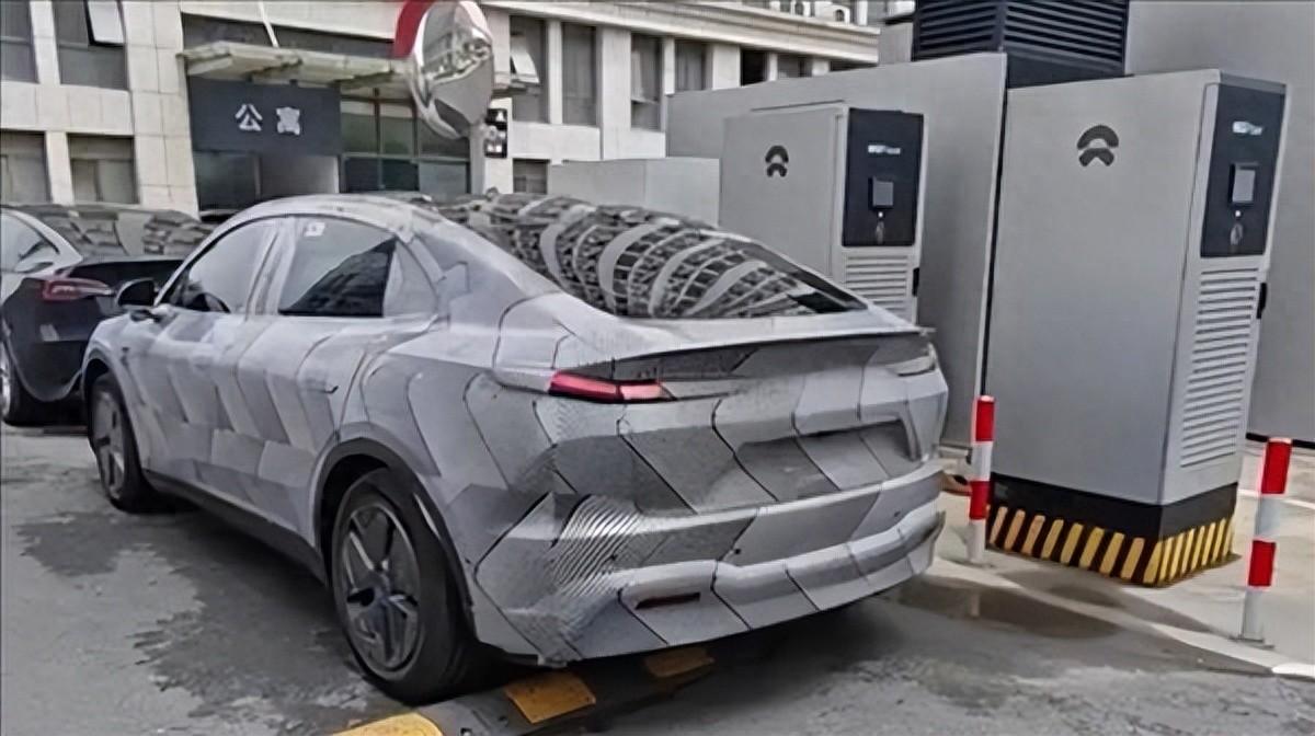 蔚來子品牌首款新車曝光 900V+驍龍8295以下犯上