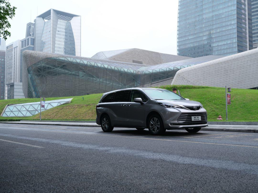 亮相北京車展2024款廣汽豐田賽那產品力解析相比舊款都升級了哪里