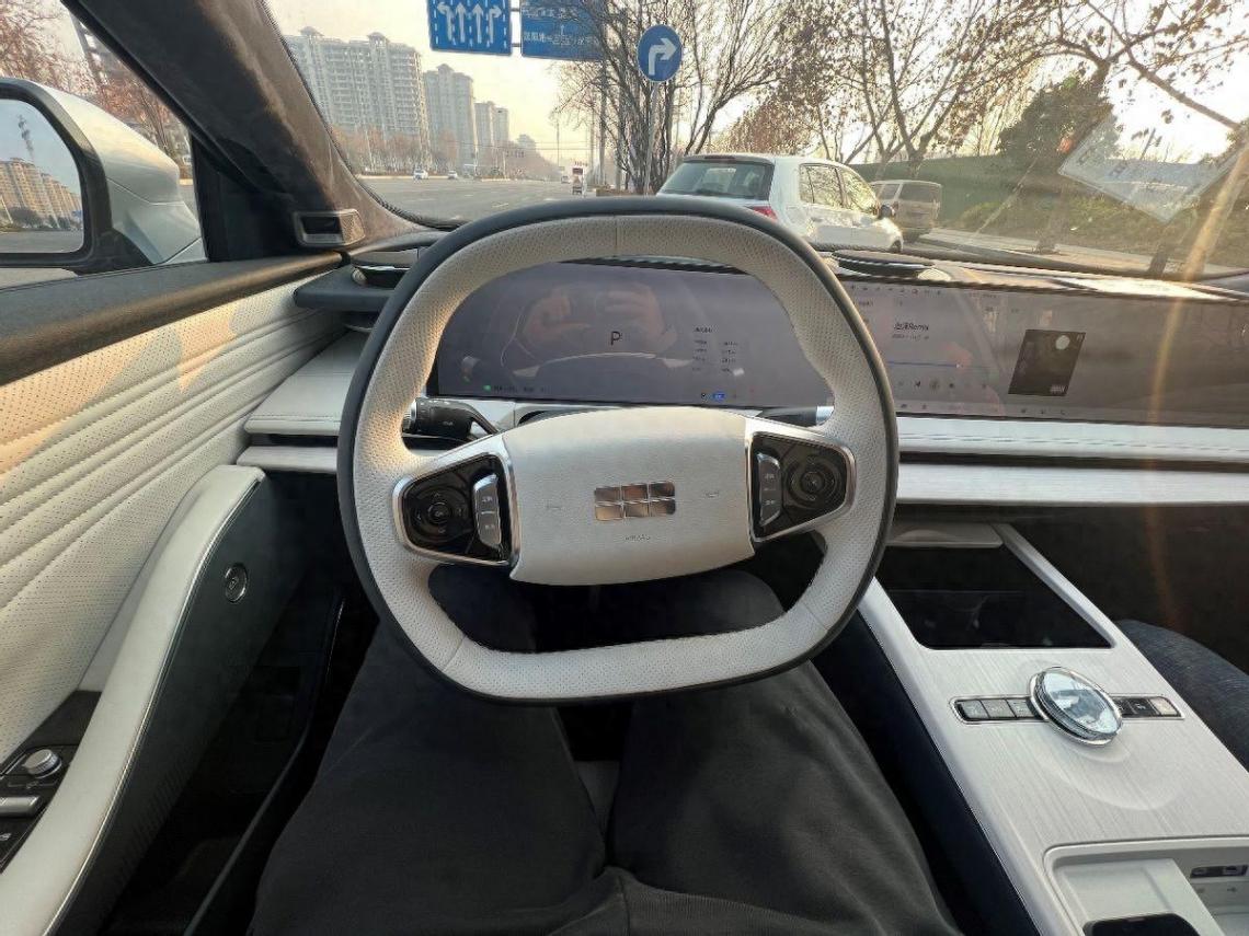 銀河首款電車表現如何——體驗銀河E8
