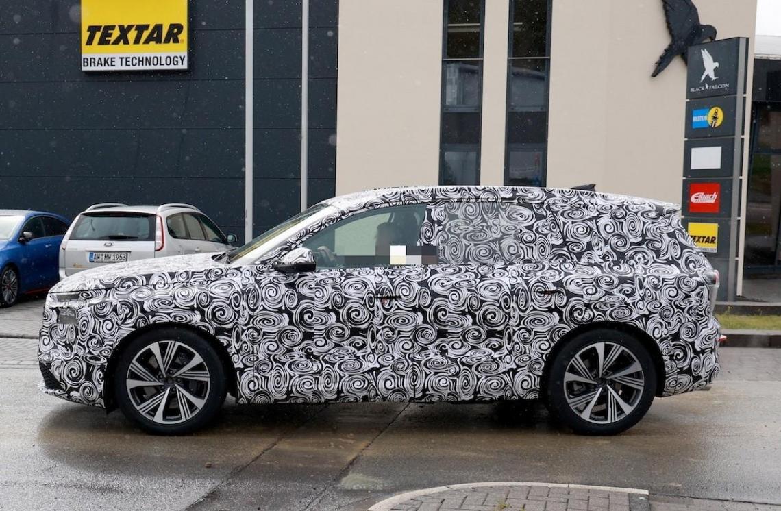新一代奧迪Q7再曝光,造型更年輕,搭載安卓車機,智駕聯手華為?