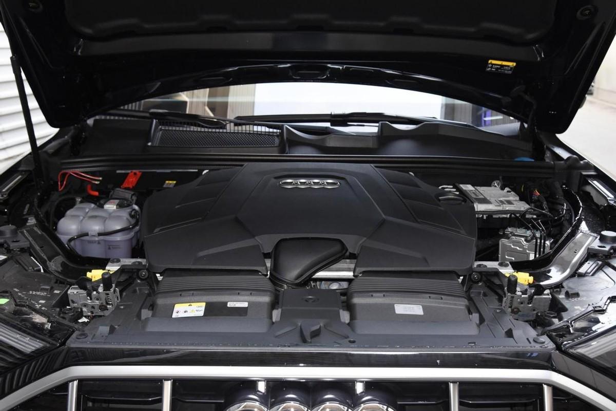 新一代奧迪Q7再曝光,造型更年輕,搭載安卓車機,智駕聯手華為?