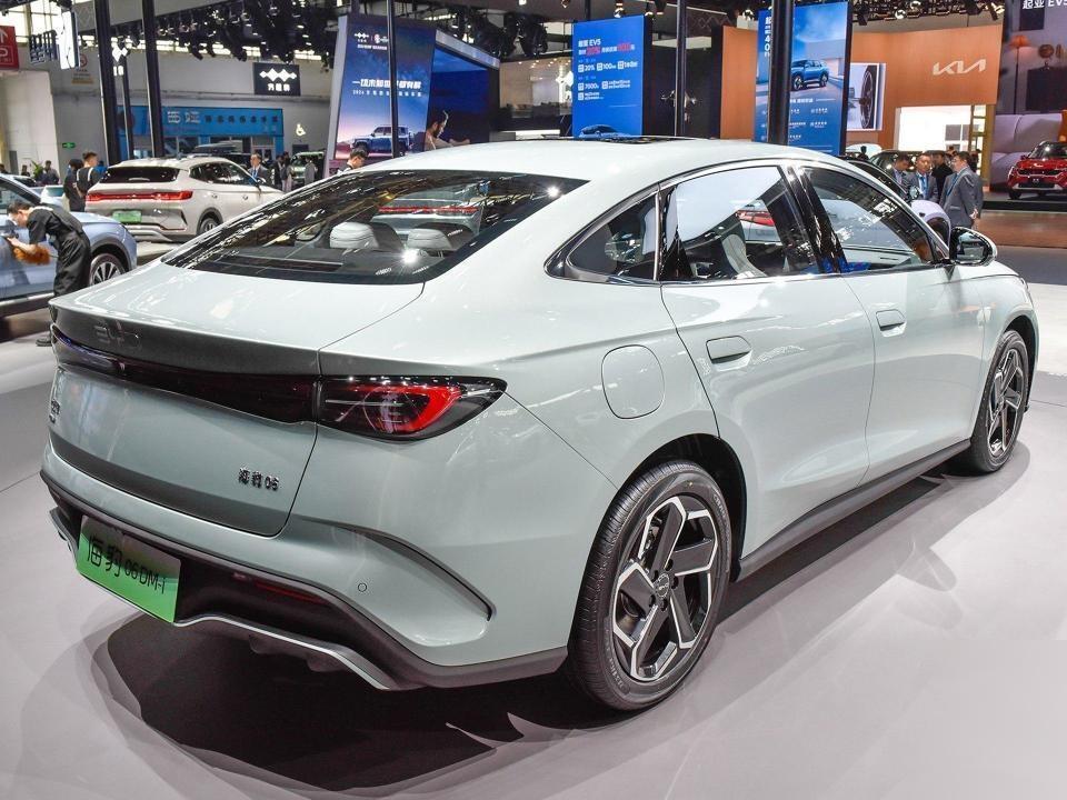 比亞迪“五大轎車”來襲,造型“脫胎換骨”,能否引領新潮流?