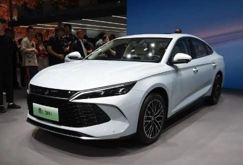 比亞迪“五大轎車”來襲,造型“脫胎換骨”,能否引領新潮流?