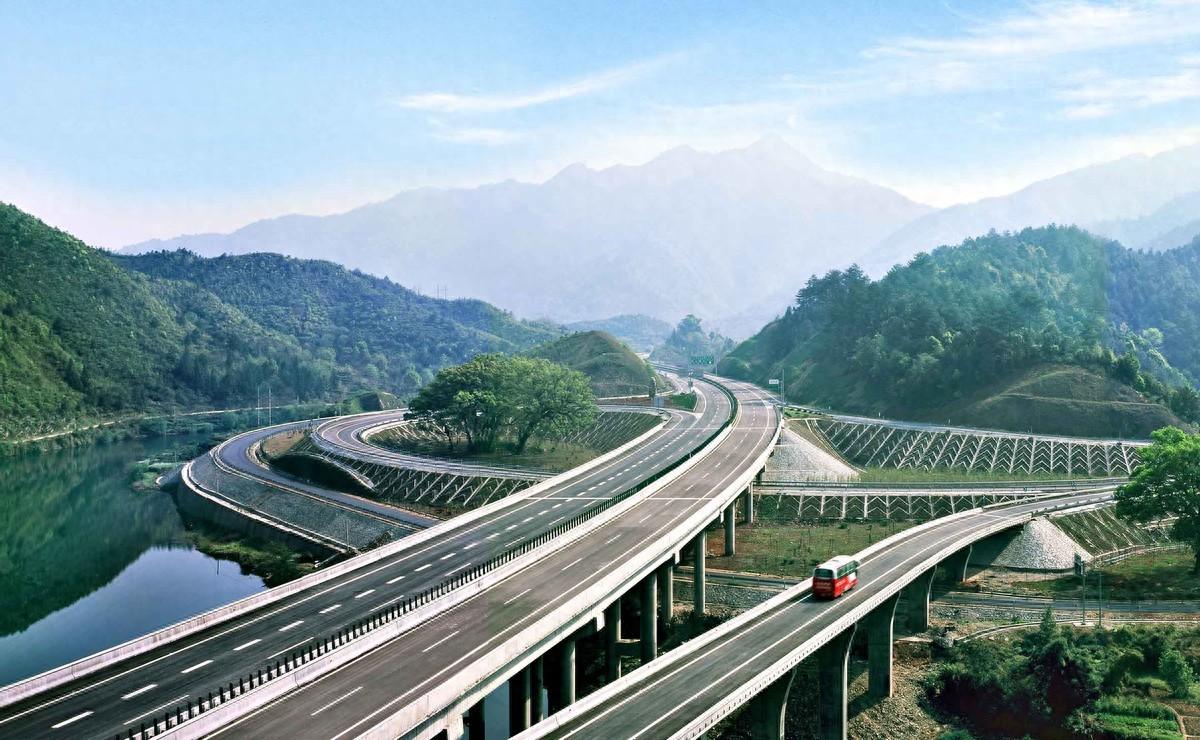 就算不管續(xù)航,同樣跑高速,燃油車也比電動(dòng)車更好?
