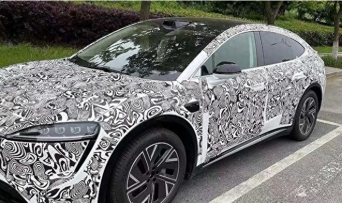 華為智界S9實車:推純電/增程版,側面像特斯拉,或售27萬元起