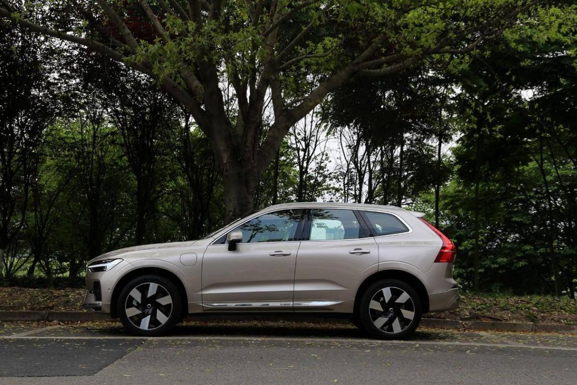 插電混動、空氣懸架、百公里加速5秒，這些算不算XC60的優點？