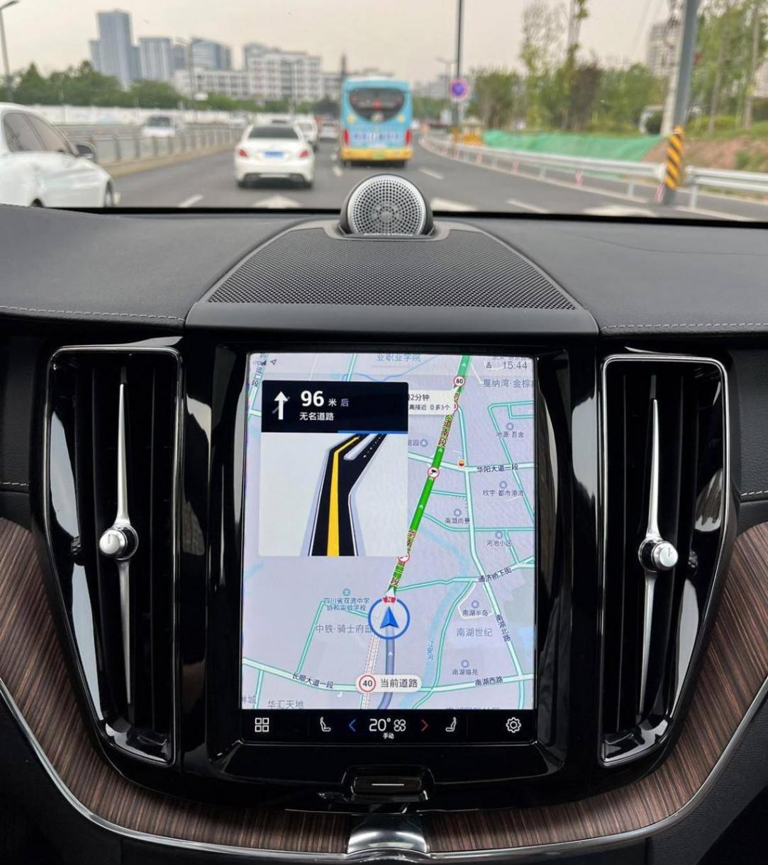 插電混動、空氣懸架、百公里加速5秒，這些算不算XC60的優點？