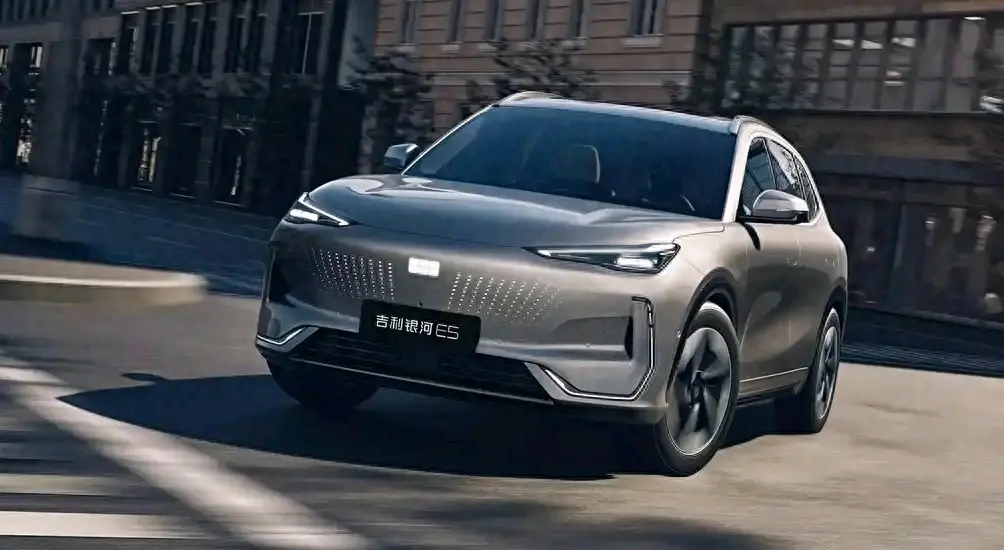吉利首款全球車型——銀河E5