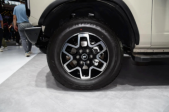 2.3T+9AT全系四驅+兩把鎖,國產福特烈馬實拍,29.98萬元起售