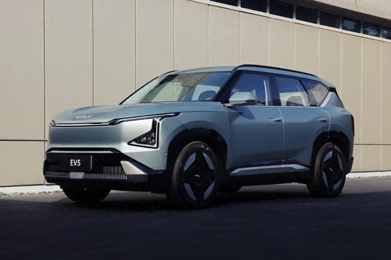 15萬買合資純電SUV,滿電跑530km,起亞EV5遙遙領先