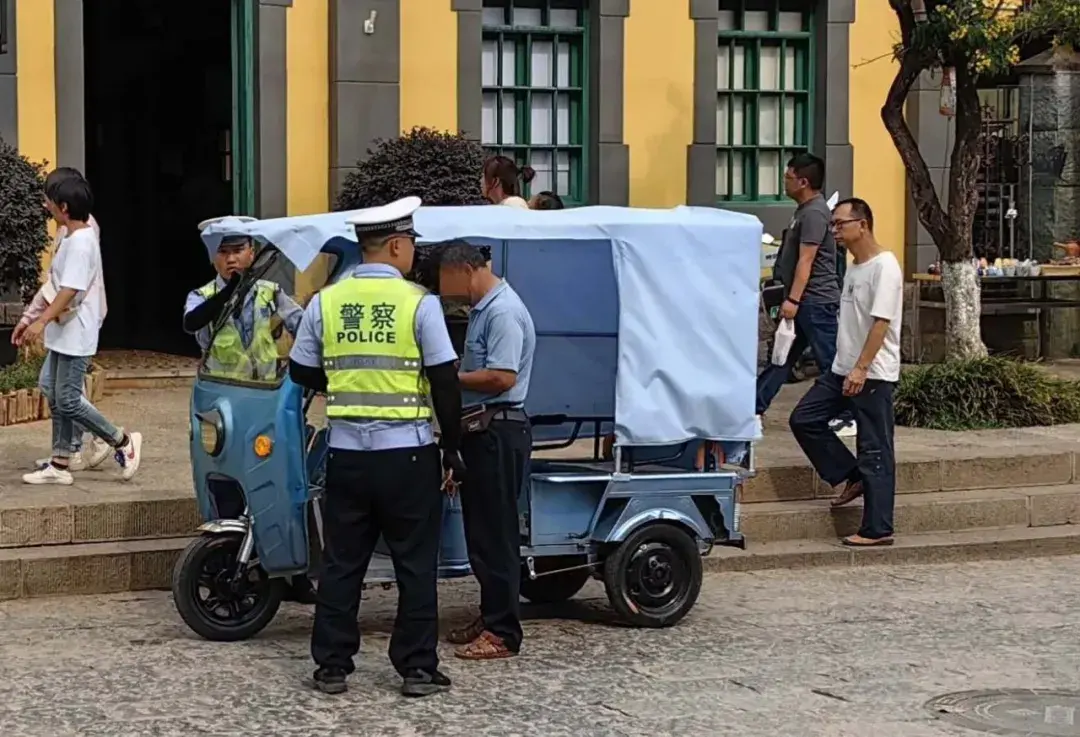 三輪車上路,C1駕照被扣9分?這些情況要注意,否則罰款、扣分
