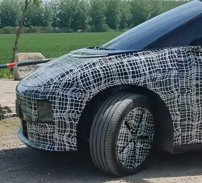 縮小版MEGA?理想新車路試諜照曝光