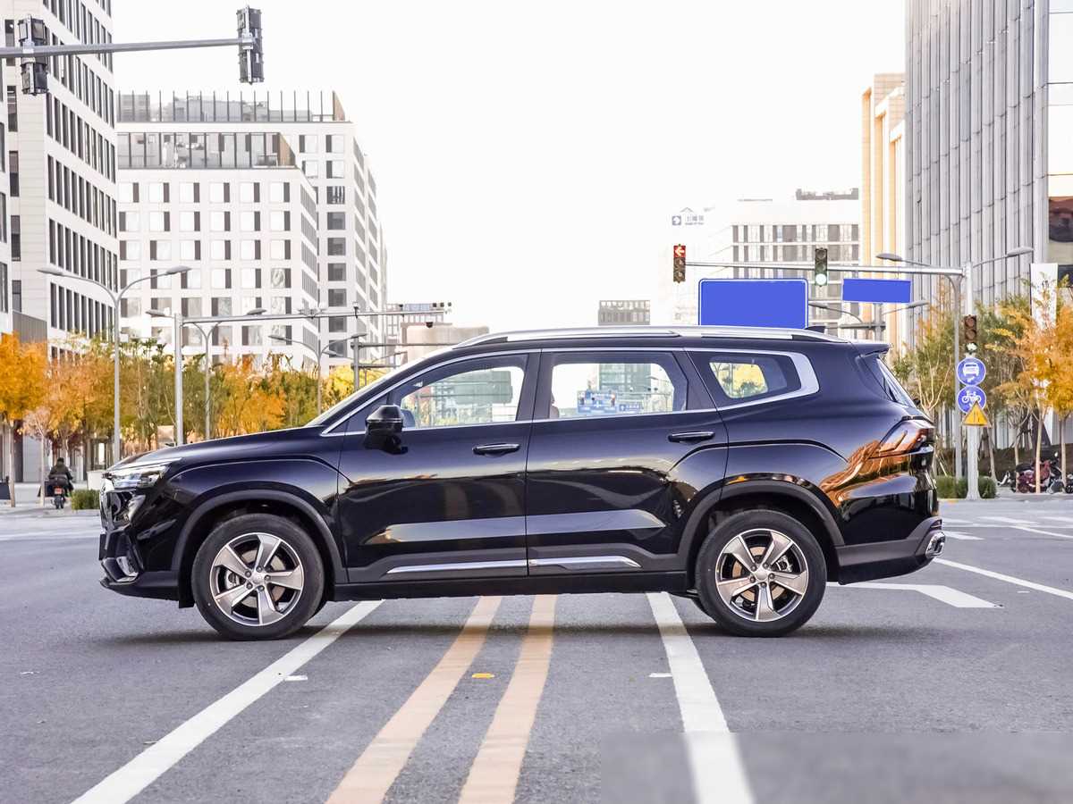 進階硬核中型SUV,全系配2.0T動力,配置有提升,解讀吉利