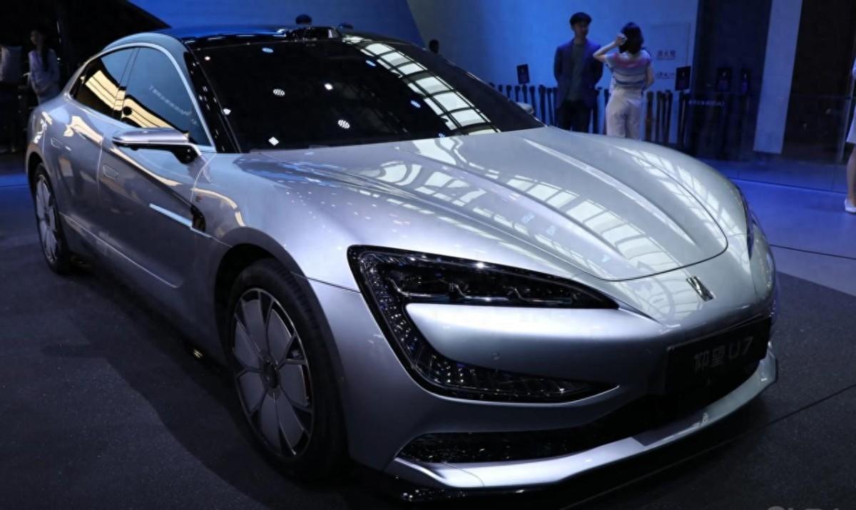 仰望U7,全新懸架技術云輦-Z,懸浮電機取代減震器