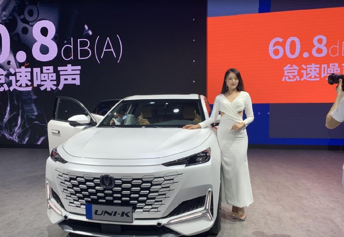 車展只看車?自從有了膚白貌美大長(zhǎng)腿,車也不香了
