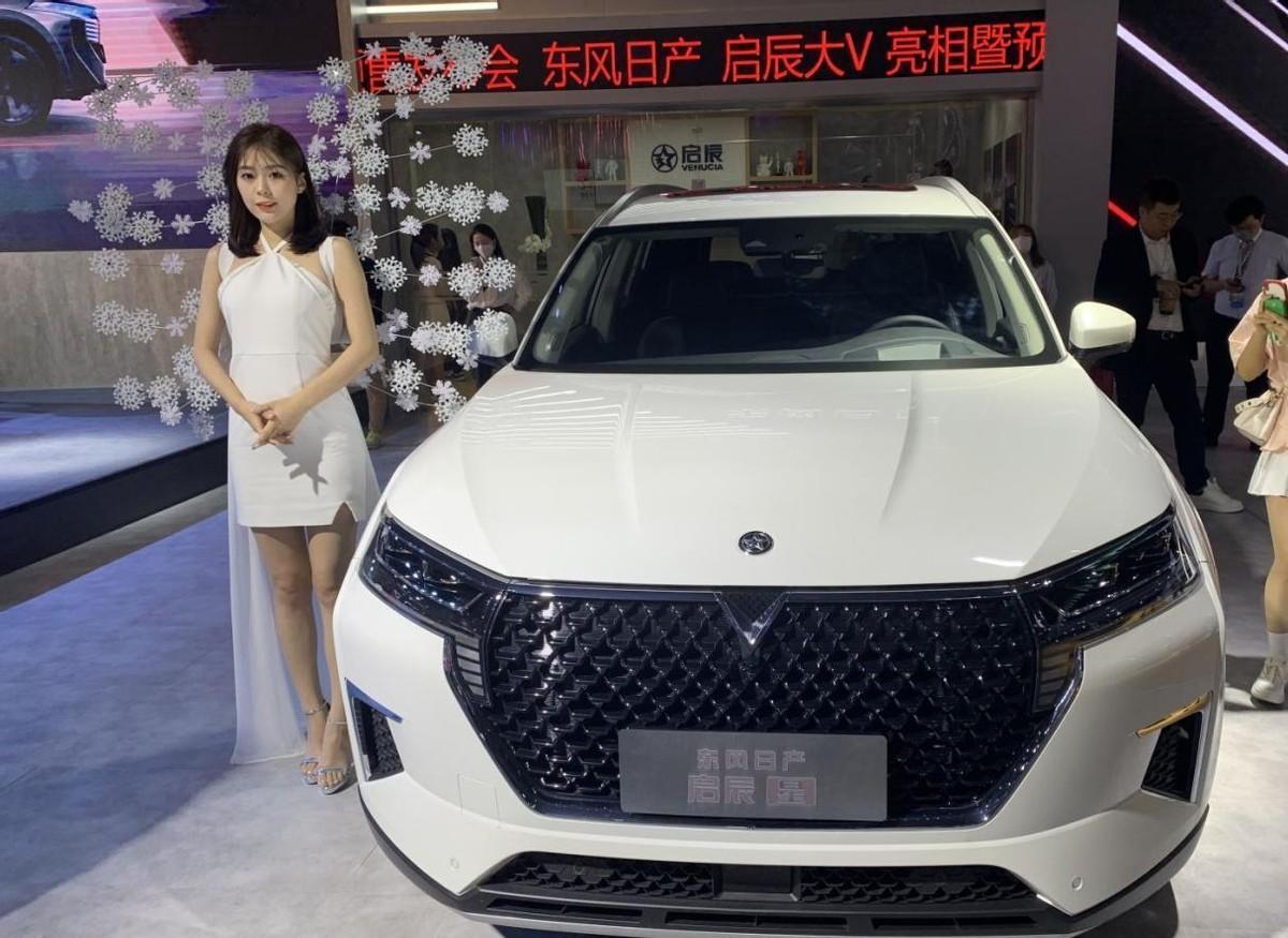車展只看車?自從有了膚白貌美大長(zhǎng)腿,車也不香了