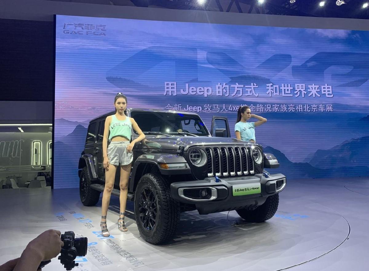 車展只看車?自從有了膚白貌美大長(zhǎng)腿,車也不香了