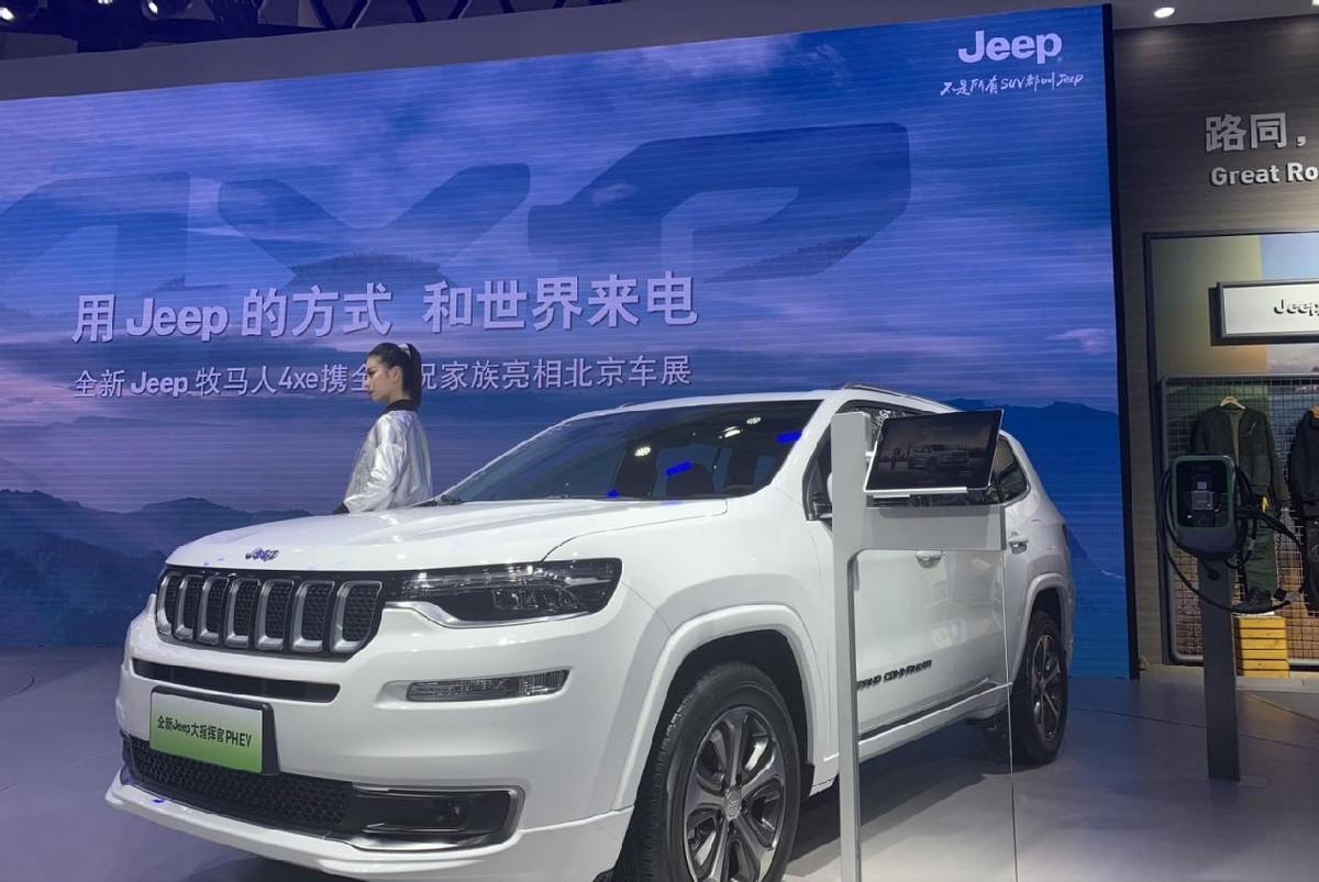 車展只看車?自從有了膚白貌美大長(zhǎng)腿,車也不香了