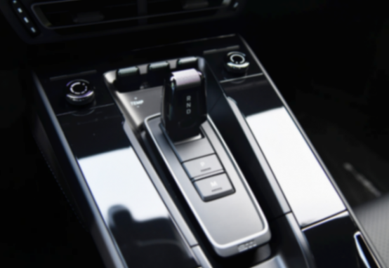 保時捷911 Carrera T:輕量化設計,極致駕駛體驗