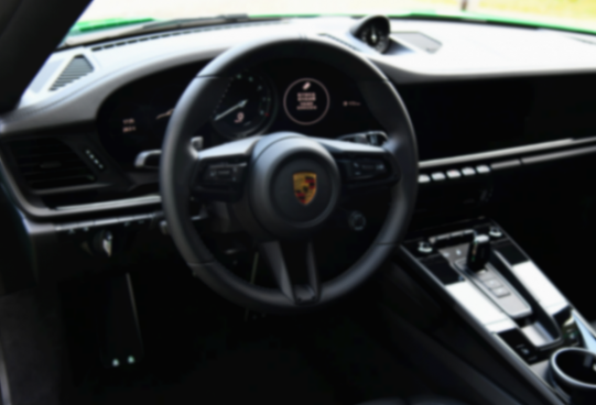 保時捷911 Carrera T:輕量化設計,極致駕駛體驗