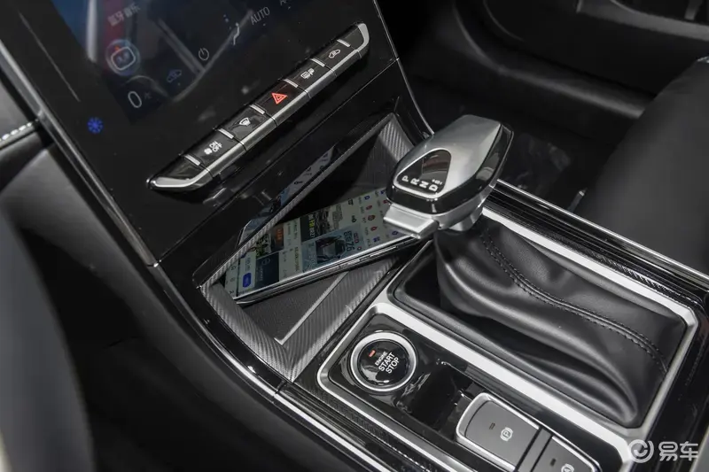 江淮A5 PLUS\"值得一看\" 江淮汽車瘋了