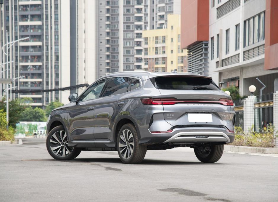 宋PLUS DM-i幾乎成為了無短板的家用SUV,產品力很全