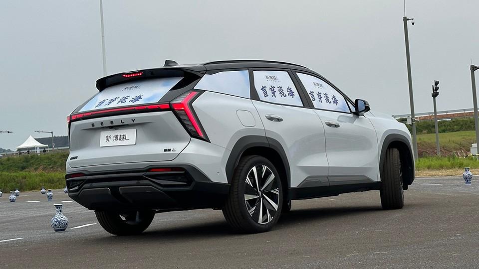 超過60km/h都沒用,華為小鵬爭論的AEB,吉利效果更好?