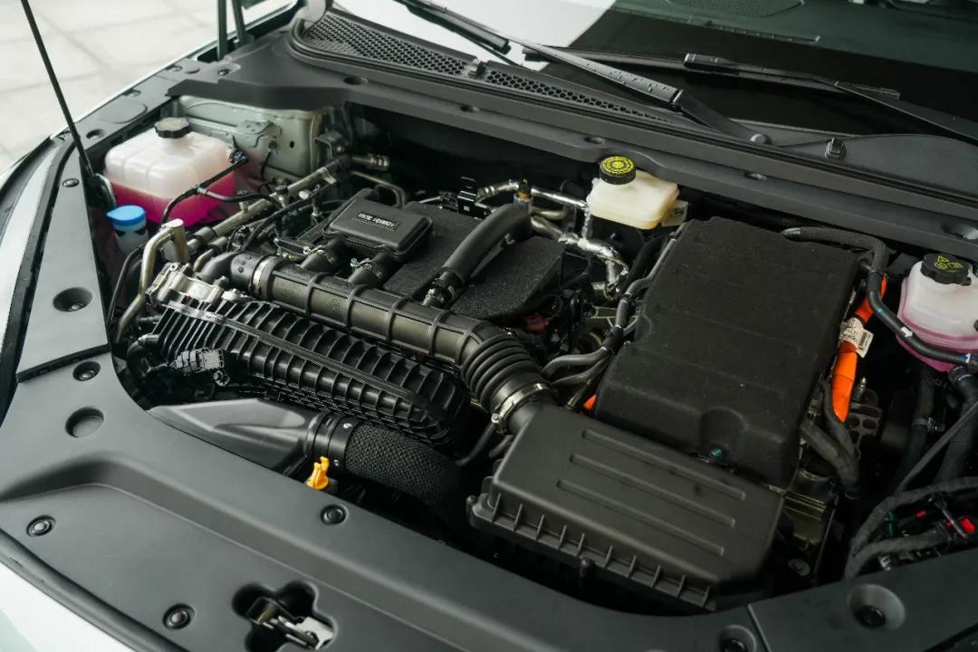 虧電3.98L!續(xù)航超2000公里,比亞迪新車一箱油橫跨京廣?