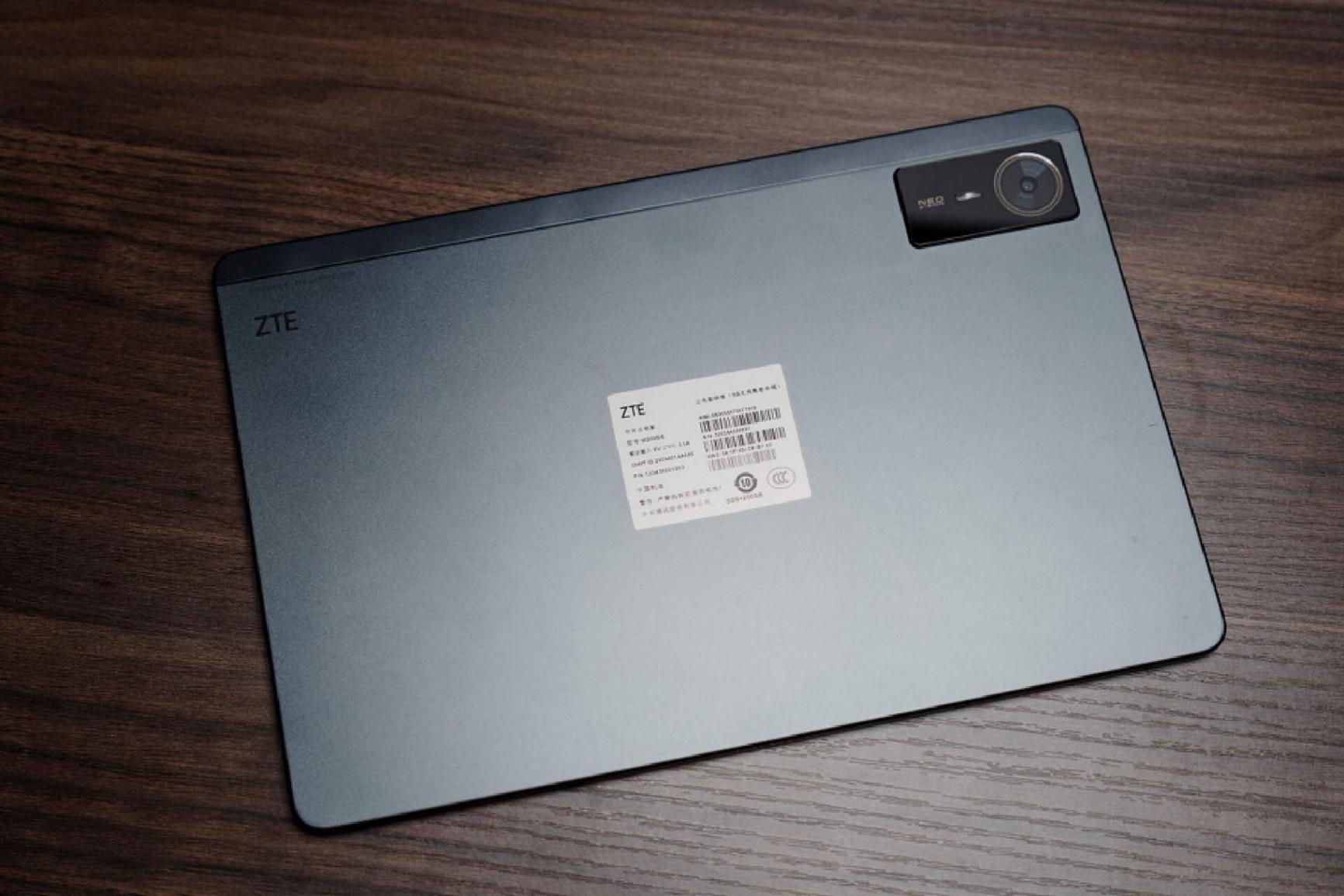 可以是平板也可以是PC,中興二合一5G云電腦開箱