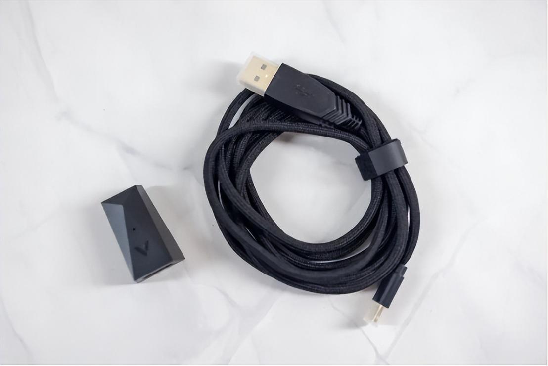 0.125毫秒響應速度,180小時續航,雷柏VT9 Air雙模游戲鼠標體驗