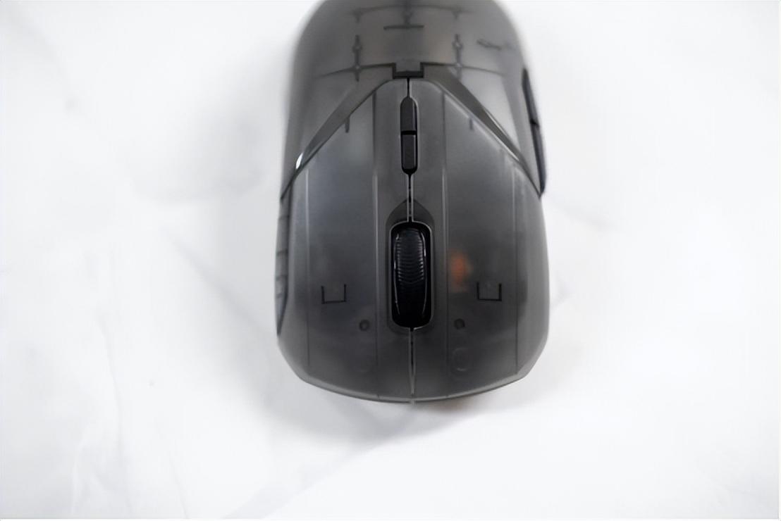0.125毫秒響應速度,180小時續航,雷柏VT9 Air雙模游戲鼠標體驗