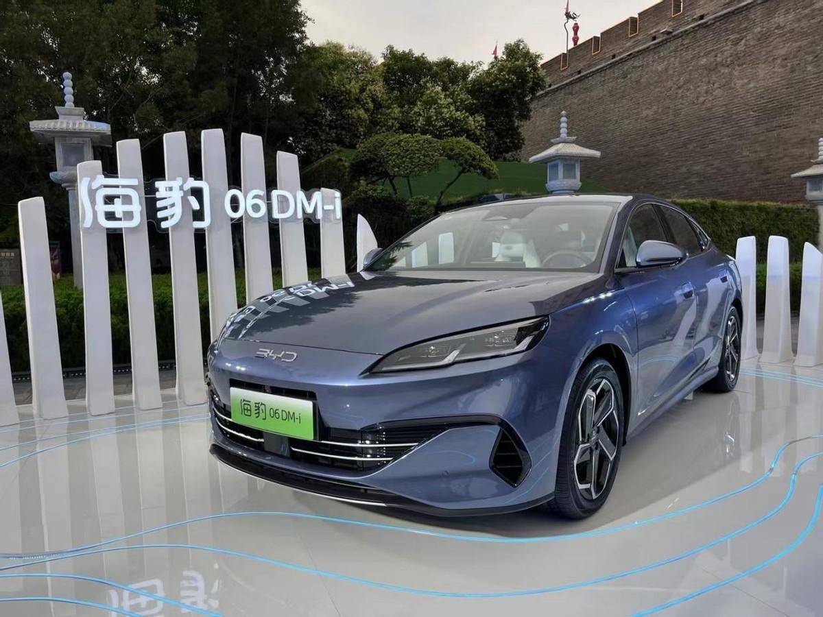 合資燃油車勁敵來了,比亞迪全新插混雙車上市,9.98萬起售